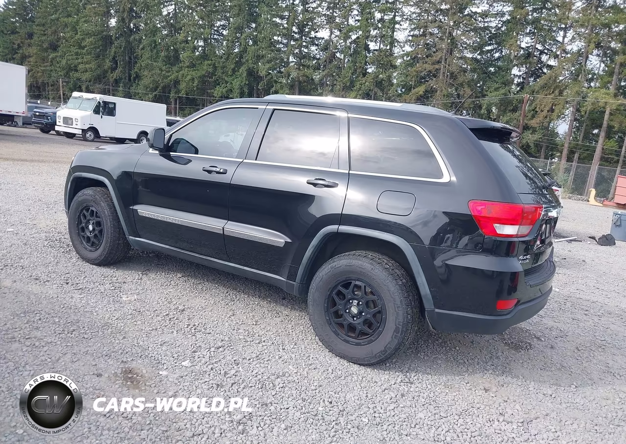 2011 Jeep Grand Cherokee Laredo VIN:1J4RR4GG7BC562108 - 3