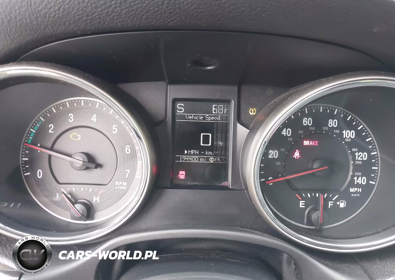 2011 Jeep Grand Cherokee Laredo VIN:1J4RR4GG7BC562108 - 7