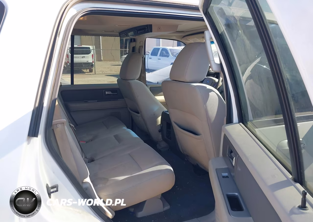 2010 Ford Expedition Xlt VIN:1FMJU1F50AEA94186 - 8