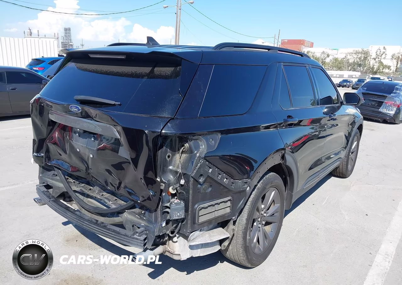 2021 Ford Explorer Xlt VIN:1FMSK7DH2MGA16561 - 4