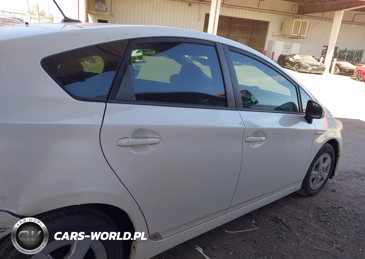 2011 Toyota Prius Two VIN:JTDKN3DU8B5320830 - 13