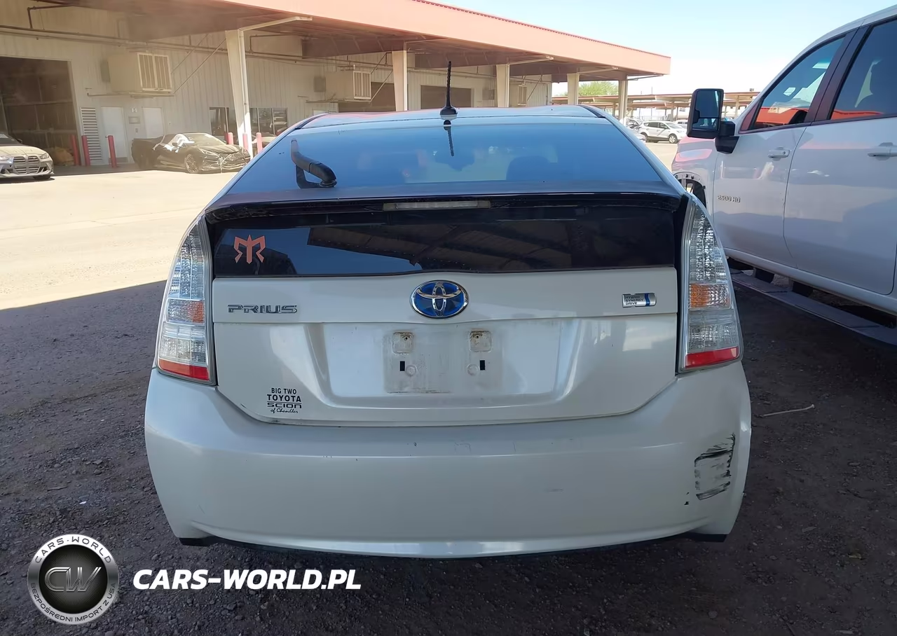 2011 Toyota Prius Two VIN:JTDKN3DU8B5320830 - 16