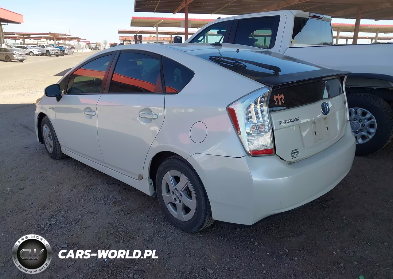 2011 Toyota Prius Two VIN:JTDKN3DU8B5320830 - 3