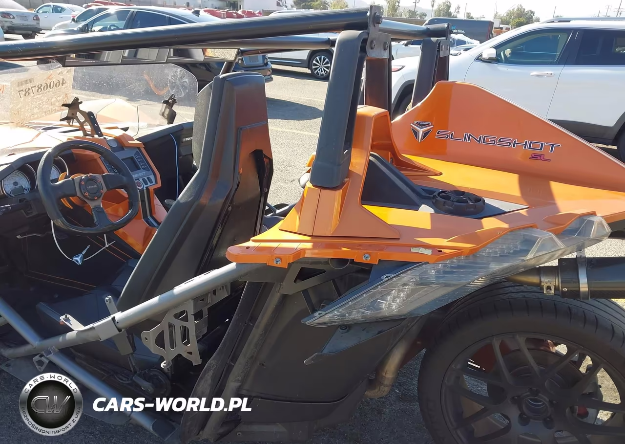 2015 Polaris Slingshot Sl VIN:57XAAPFAXF5104721 - 15