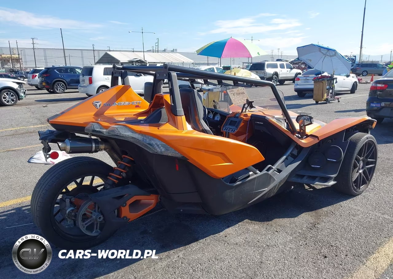 2015 Polaris Slingshot Sl VIN:57XAAPFAXF5104721 - 4