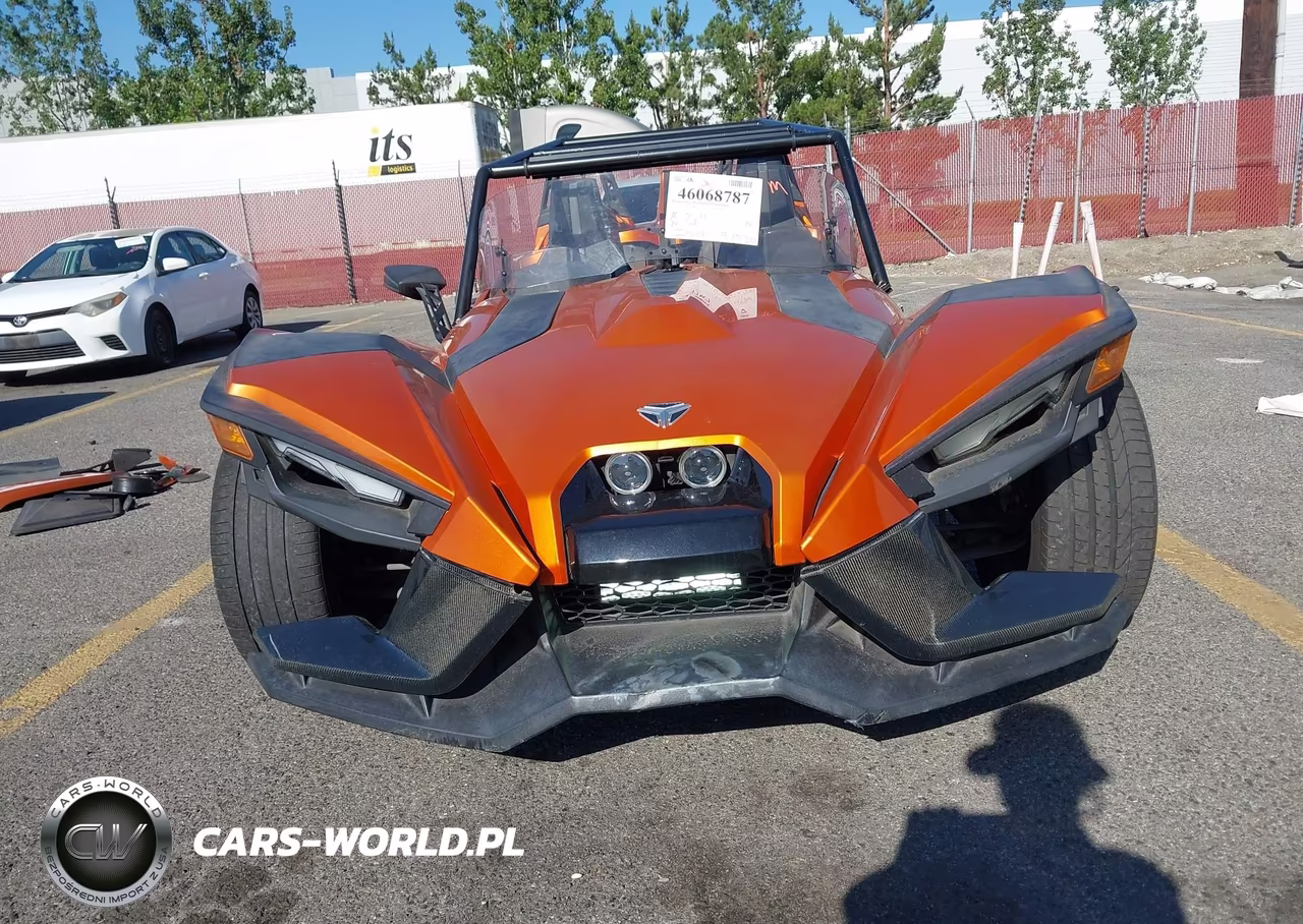 2015 Polaris Slingshot Sl VIN:57XAAPFAXF5104721 - 6