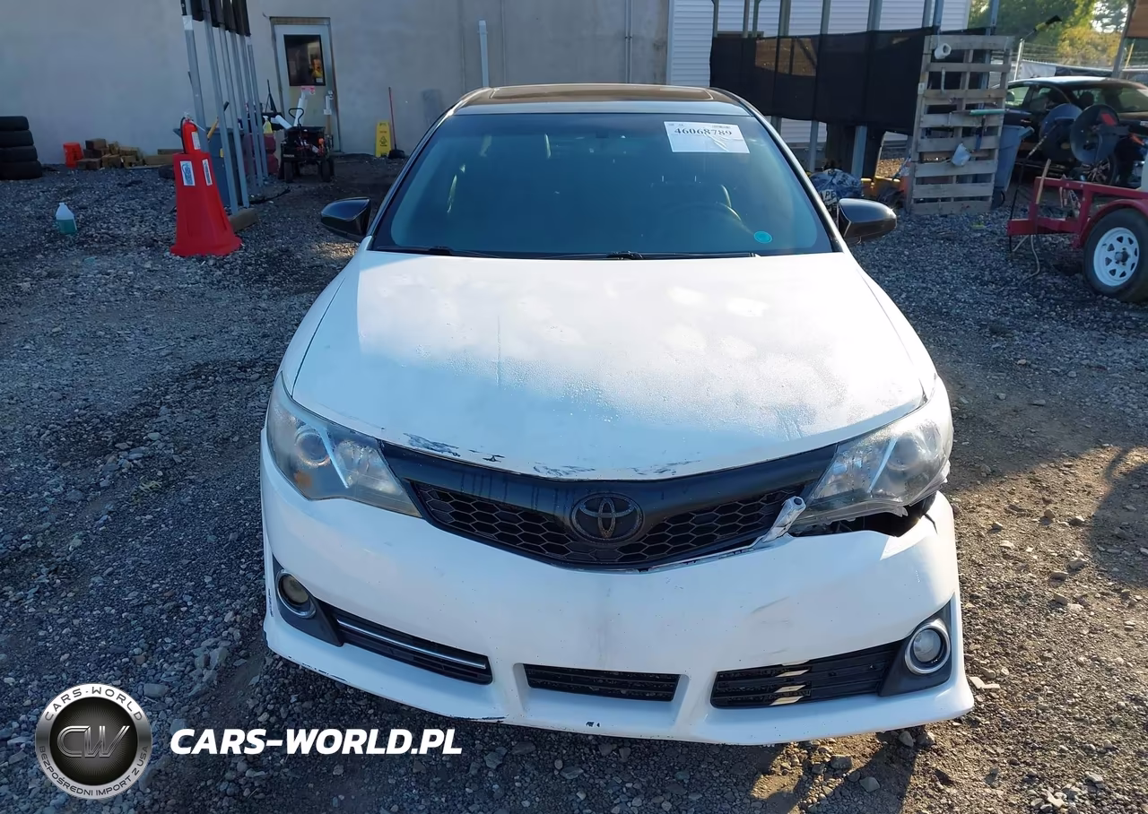 2014 Toyota Camry Se Sport VIN:4T1BF1FK2EU347329 - 12