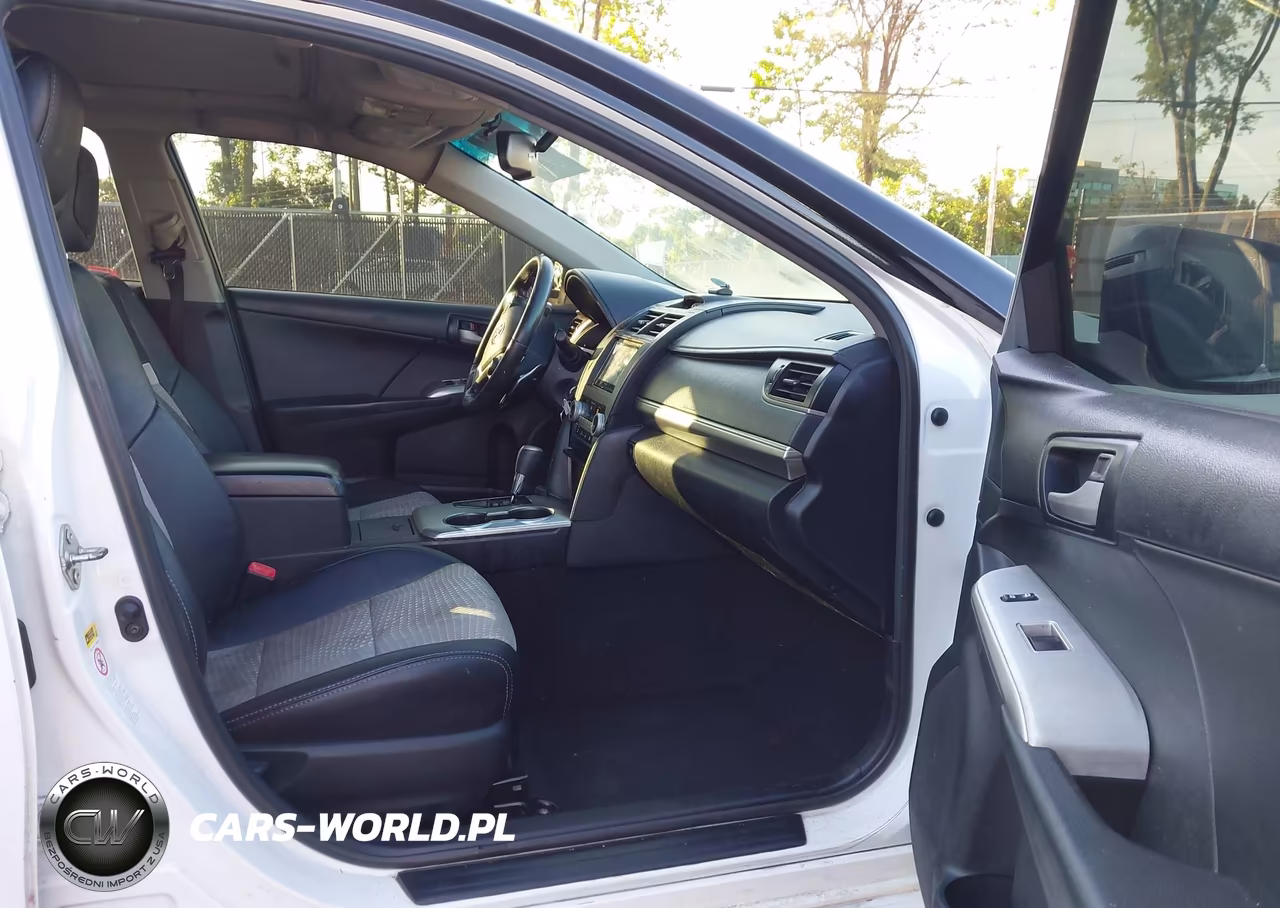 2014 Toyota Camry Se Sport VIN:4T1BF1FK2EU347329 - 5