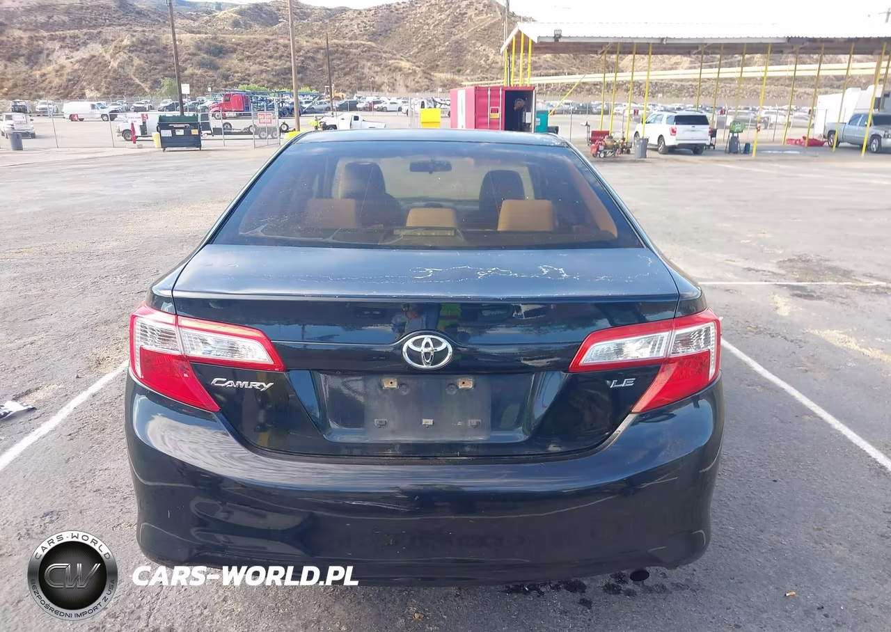 2014 Toyota Camry Le VIN:4T1BF1FK6EU407144 - 17