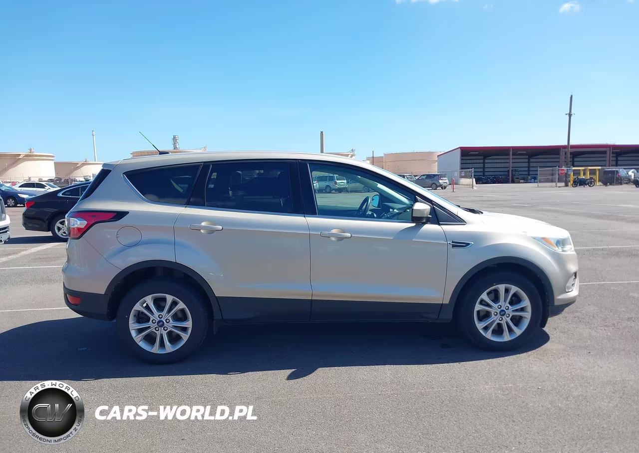 2017 Ford Escape Se VIN:1FMCU9GD2HUB08764 - 17
