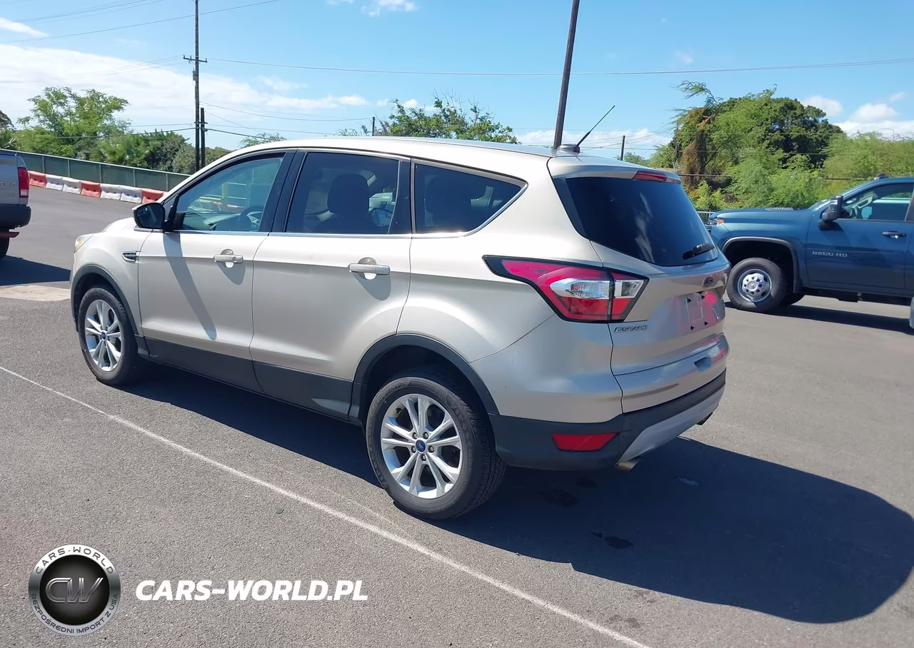 2017 Ford Escape Se VIN:1FMCU9GD2HUB08764 - 3