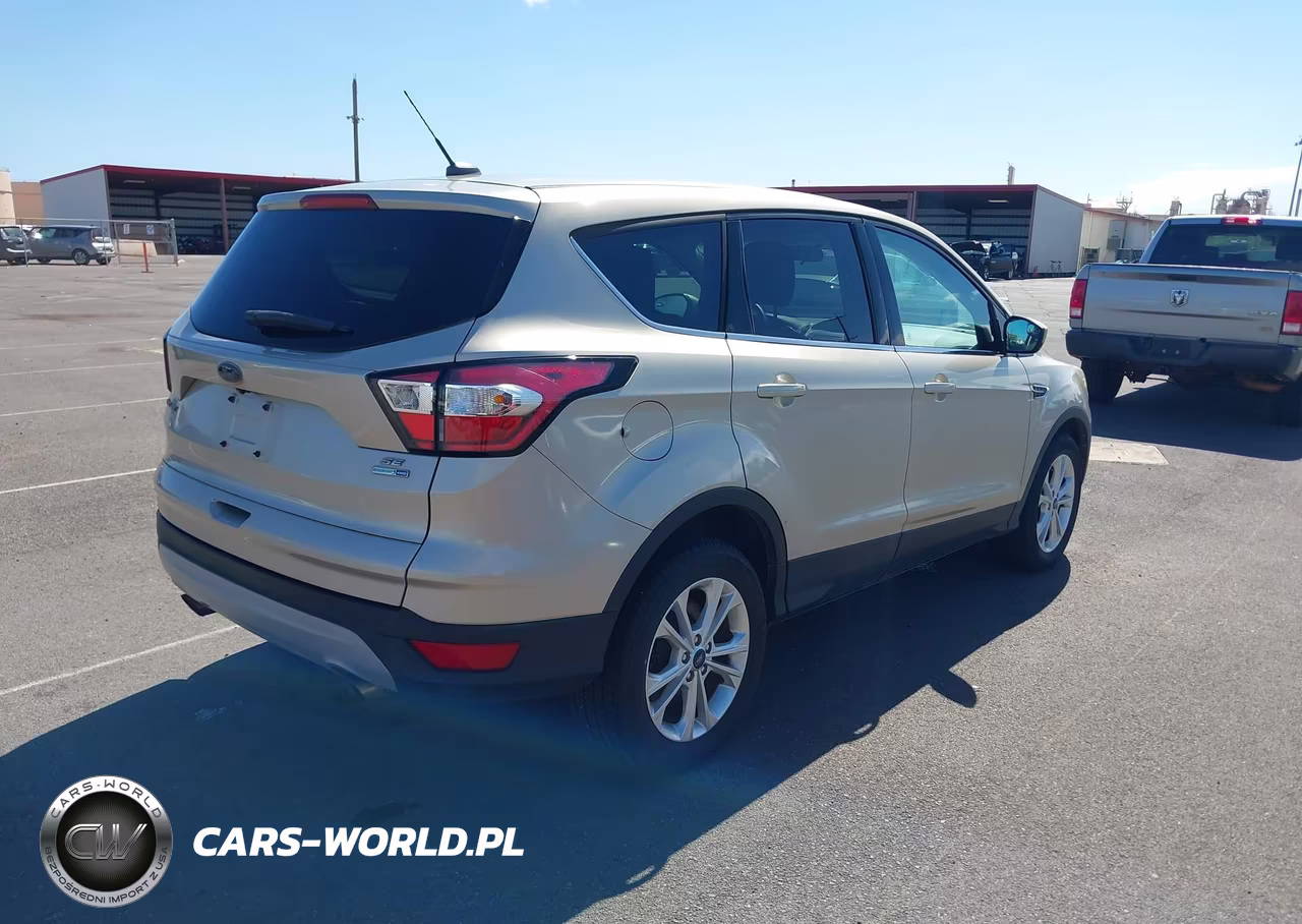 2017 Ford Escape Se VIN:1FMCU9GD2HUB08764 - 4