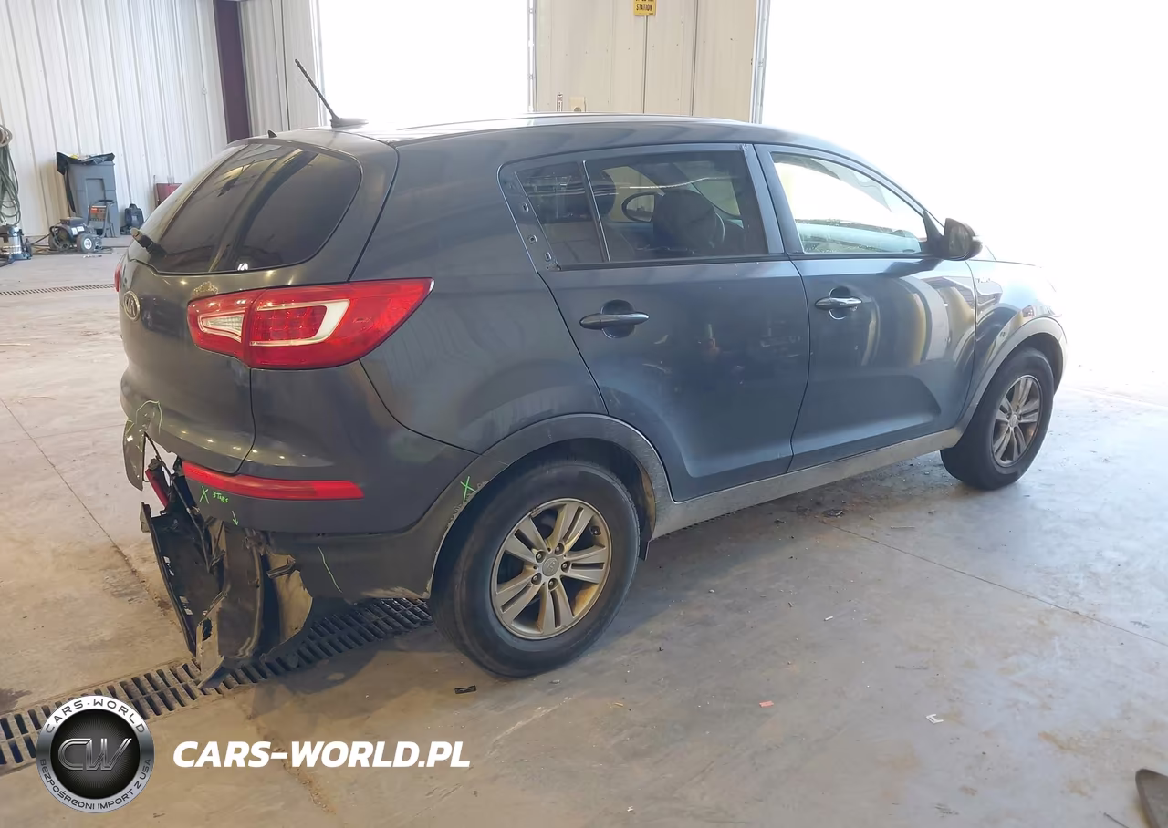 2011 Kia Sportage Lx VIN:KNDPBCA22B7083662 - 4