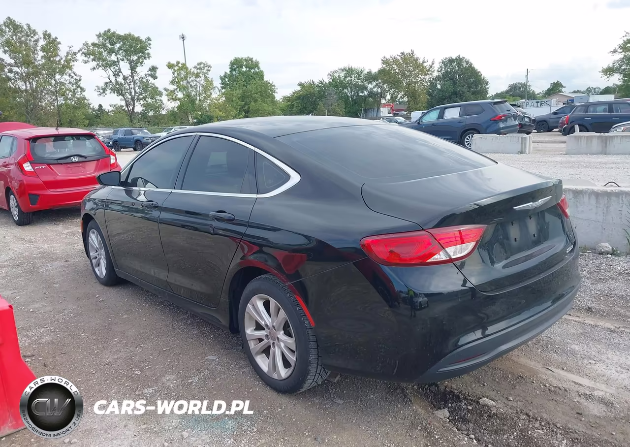 2016 Chrysler 200 Touring VIN:1C3CCCFB4GN182897 - 3