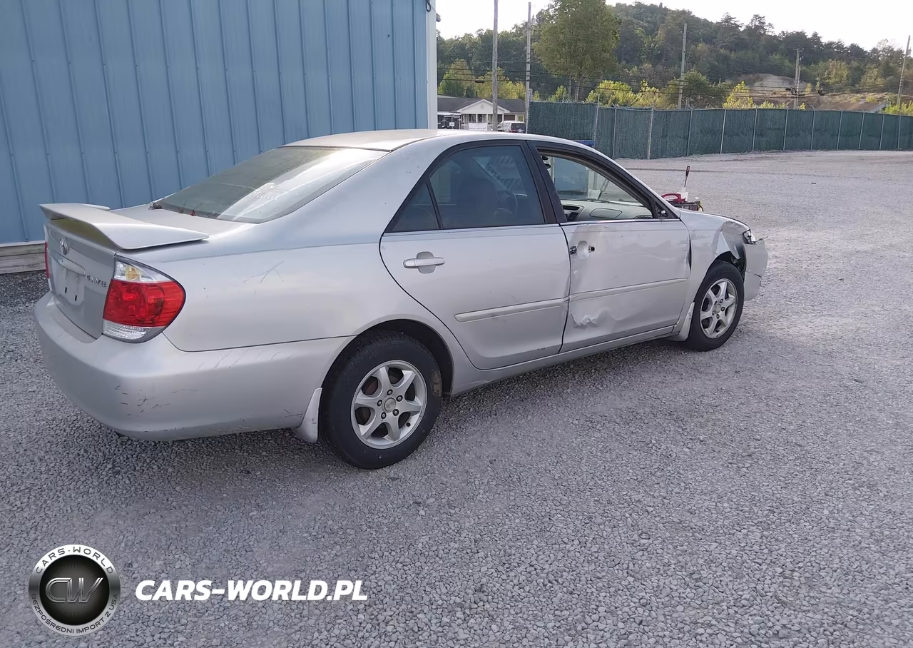 2005 Toyota Camry Le VIN:4T1BE32K55U001103 - 4