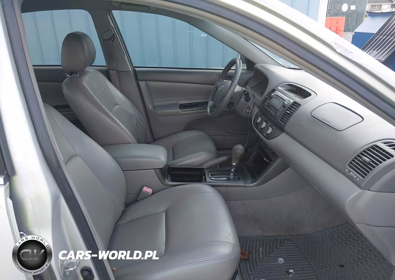 2005 Toyota Camry Le VIN:4T1BE32K55U001103 - 5