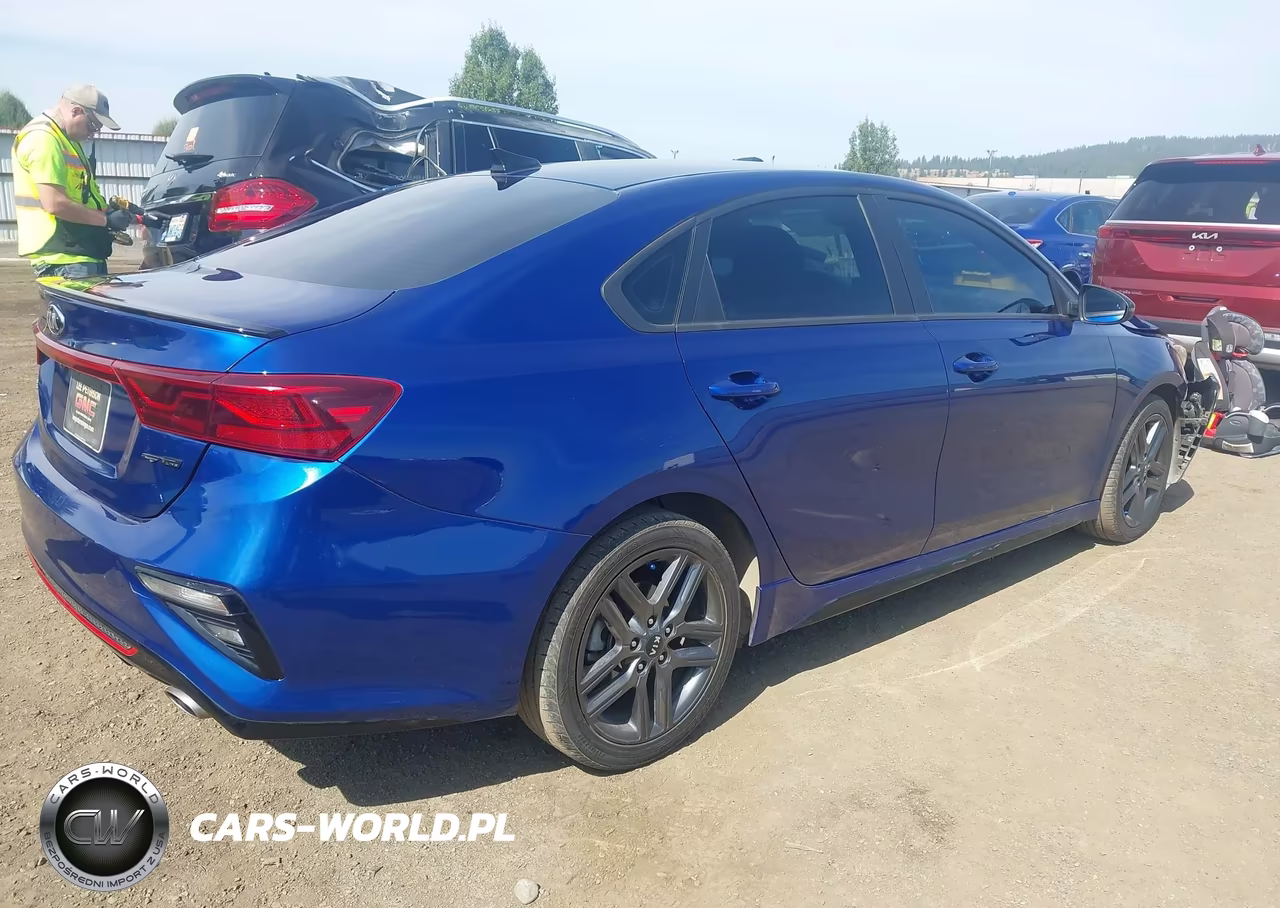2021 Kia Forte Gt-Line VIN:3KPF34AD8ME380700 - 4