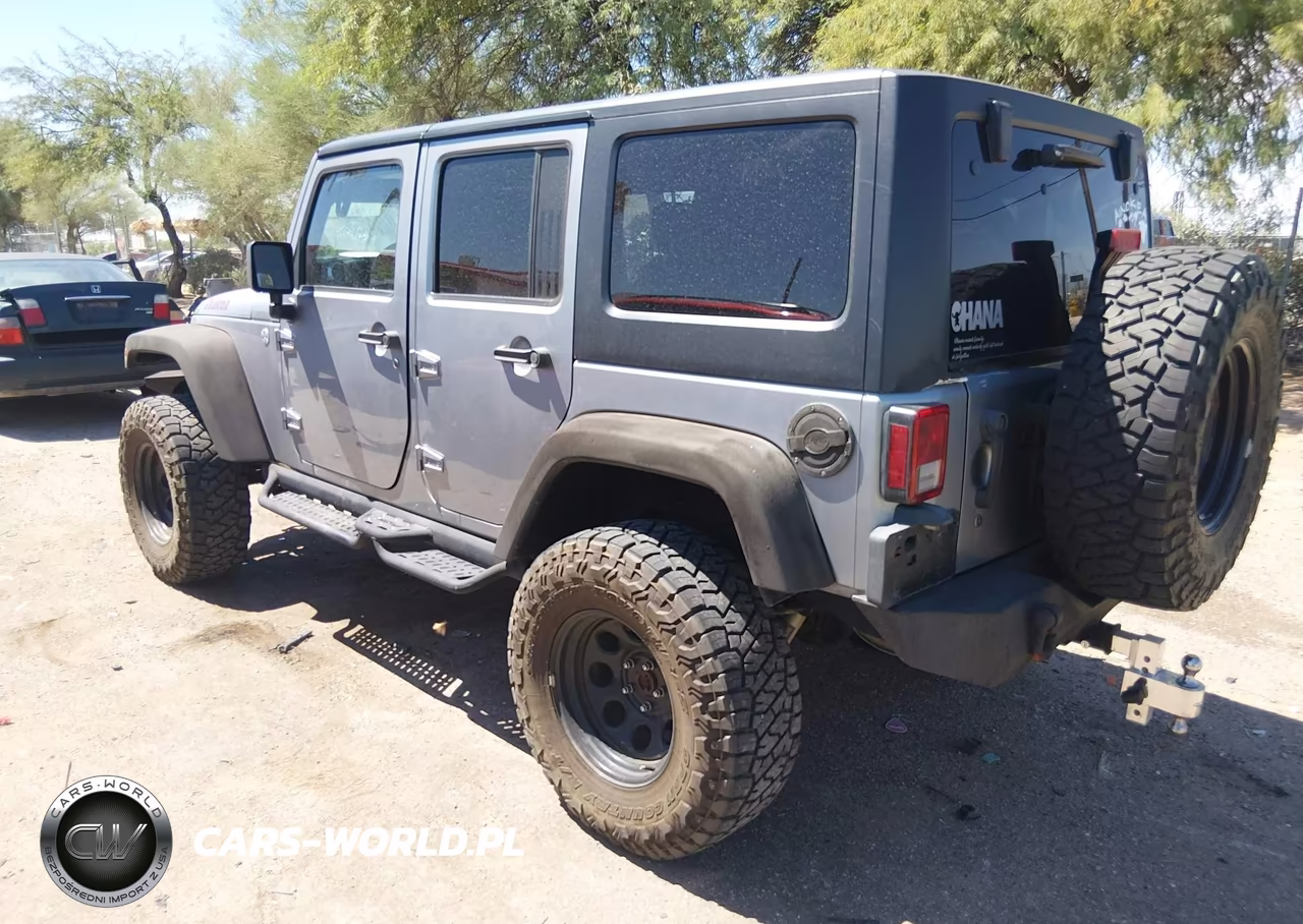 2015 Jeep Wrangler Unlimited Rubicon VIN:1C4BJWFG4FL684880 - 3