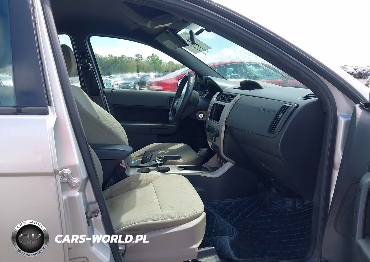 2011 Ford Focus Se VIN:1FAHP3FN1BW174197 - 5