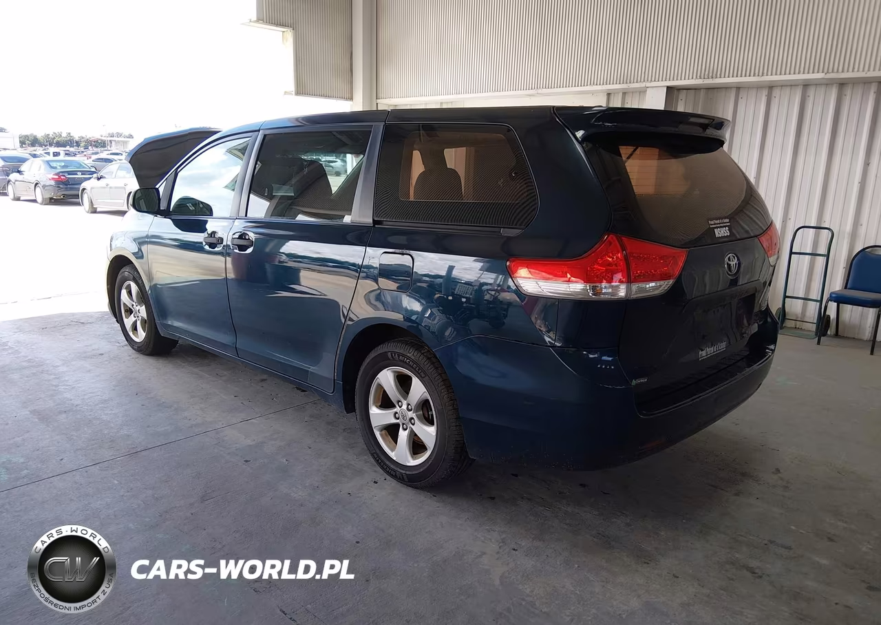 2011 Toyota Sienna VIN:5TDKA3DC5BS003374 - 3