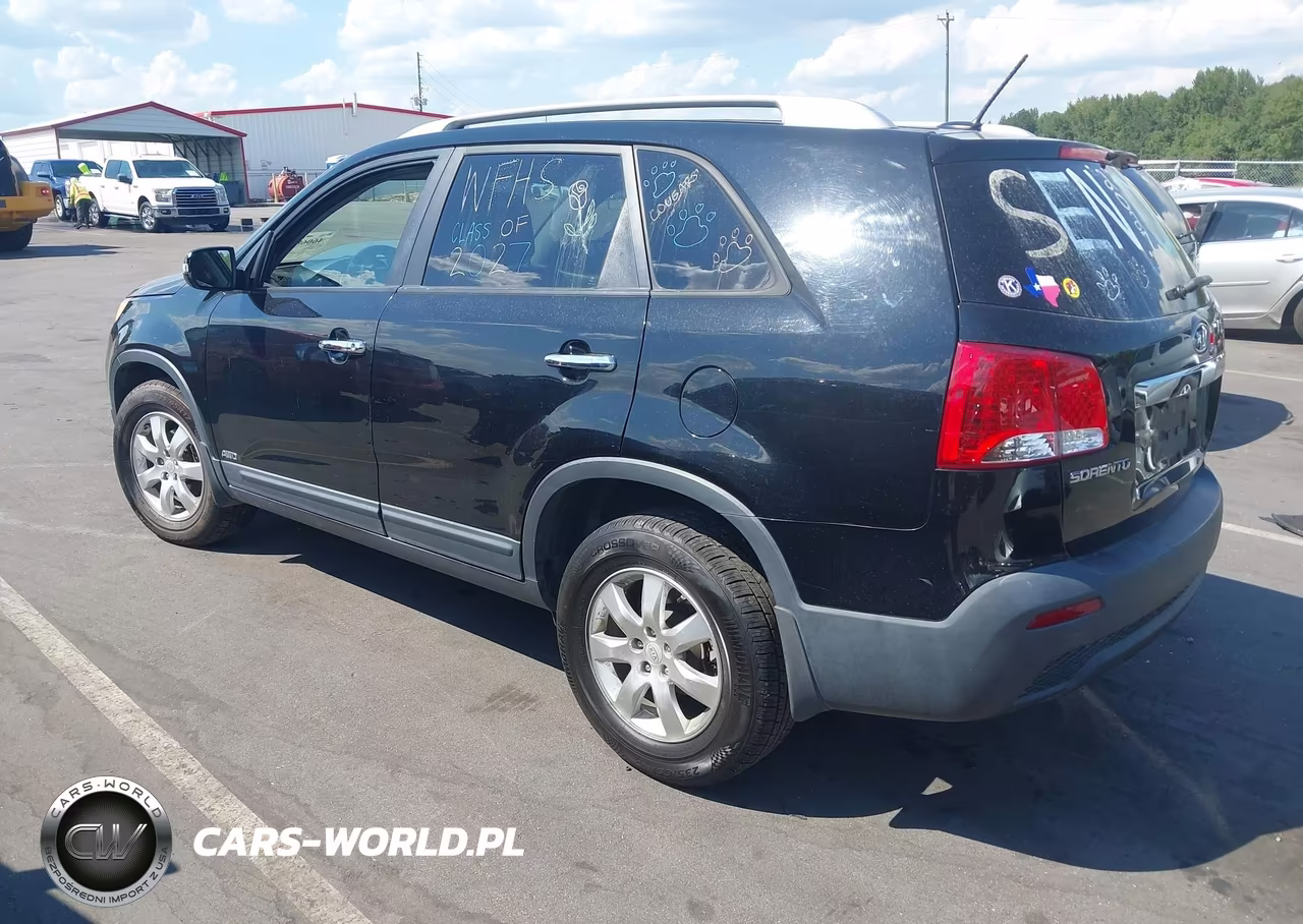 2011 Kia Sorento Lx VIN:5XYKTCA16BG141435 - 3