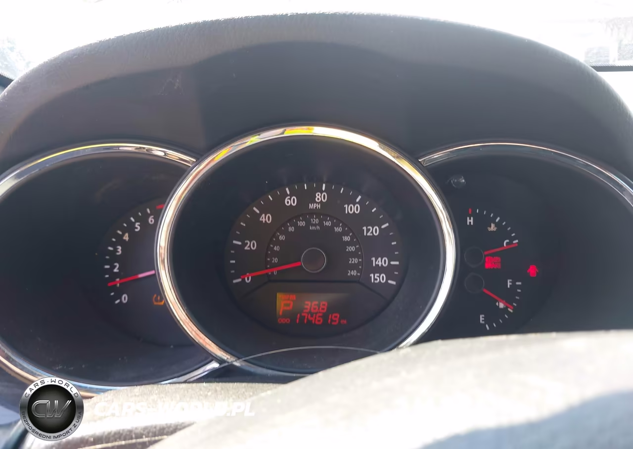 2011 Kia Sorento Lx VIN:5XYKTCA16BG141435 - 7