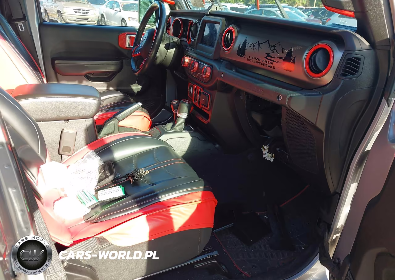 2019 Jeep Wrangler Unlimited Sport S 4X4 VIN:1C4HJXDGXKW582768 - 5