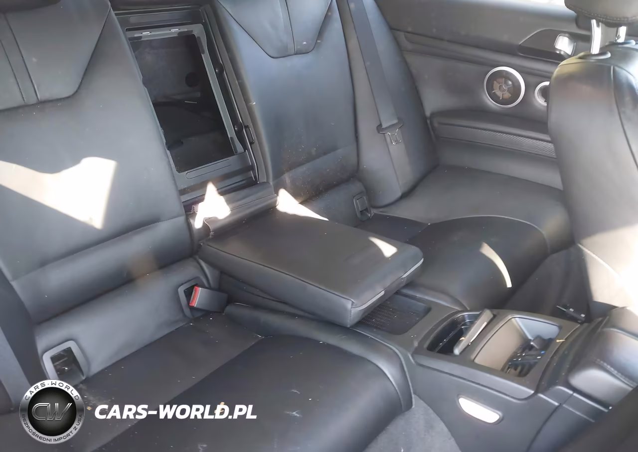 2011 BMW M3 VIN:WBSKG9C59BE645695 - 8