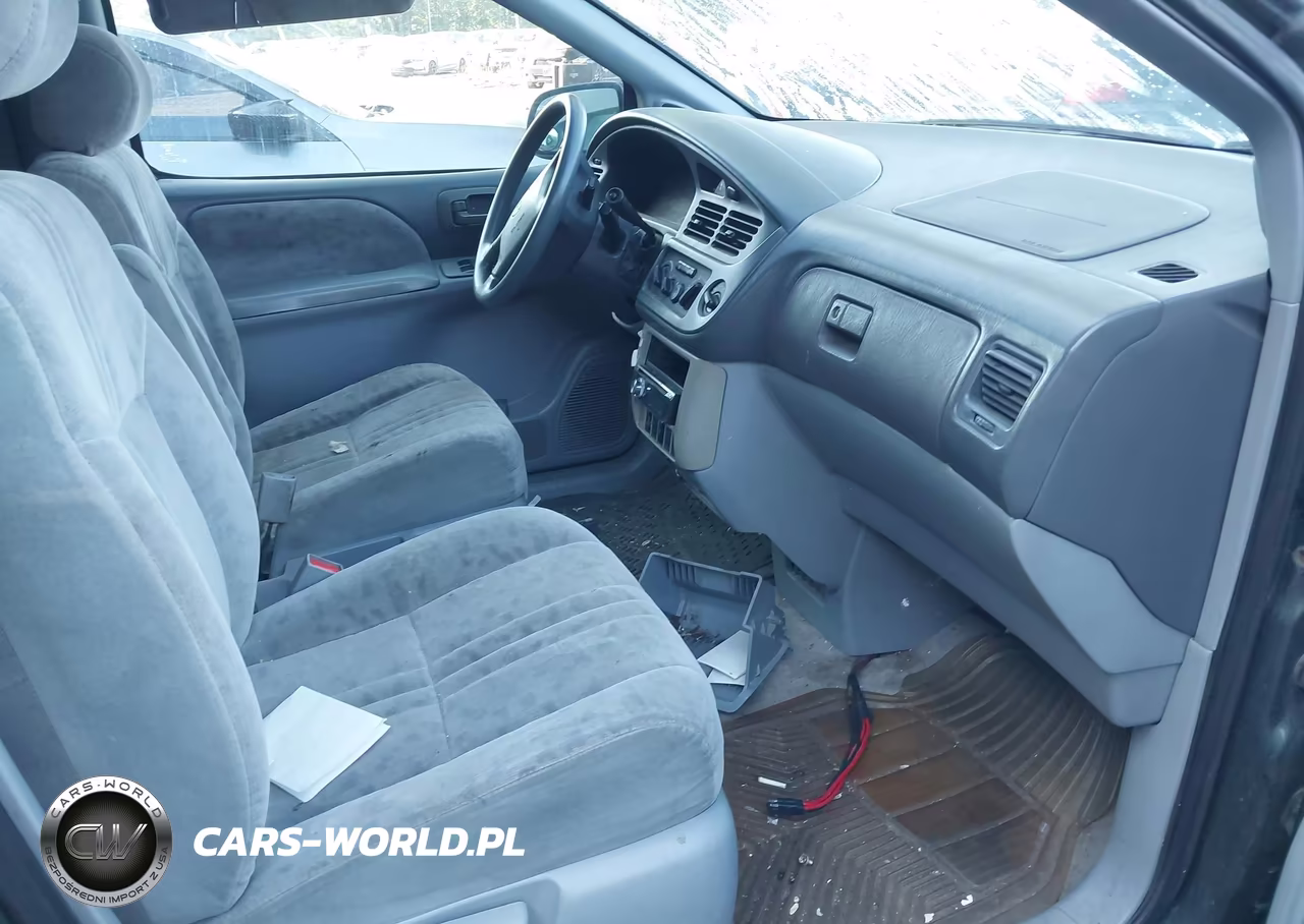2001 Toyota Sienna Le VIN:4T3ZF13C11U366323 - 5