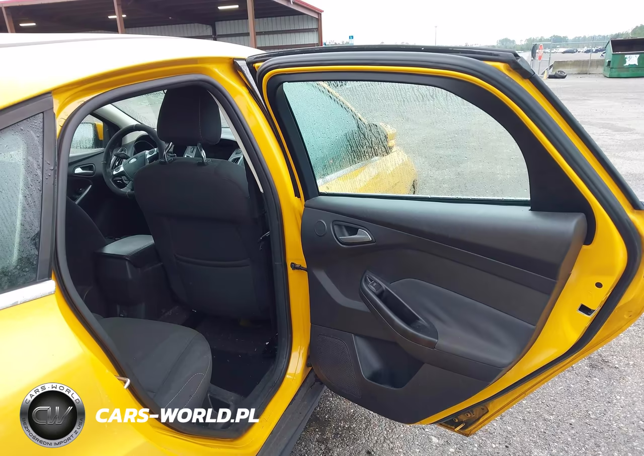 2012 Ford Focus Titanium VIN:1FAHP3N29CL368308 - 8