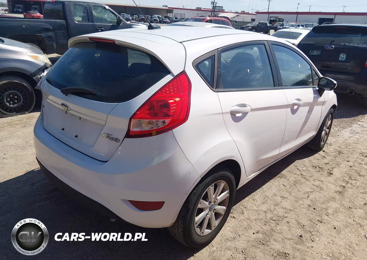 2013 Ford Fiesta Se VIN:3FADP4EJ8DM119333 - 4