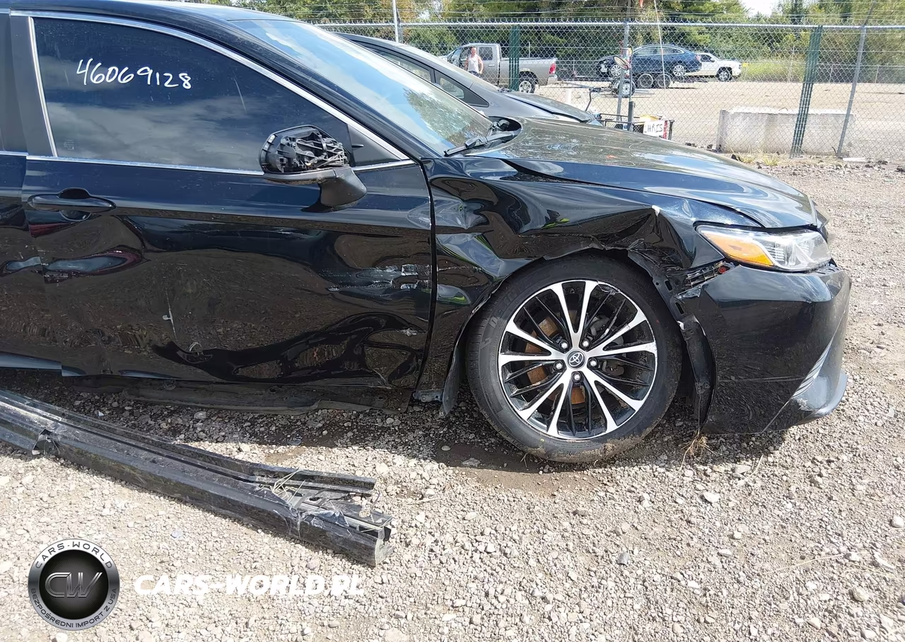 2019 Toyota Camry Se VIN:4T1B11HK2KU203612 - 17
