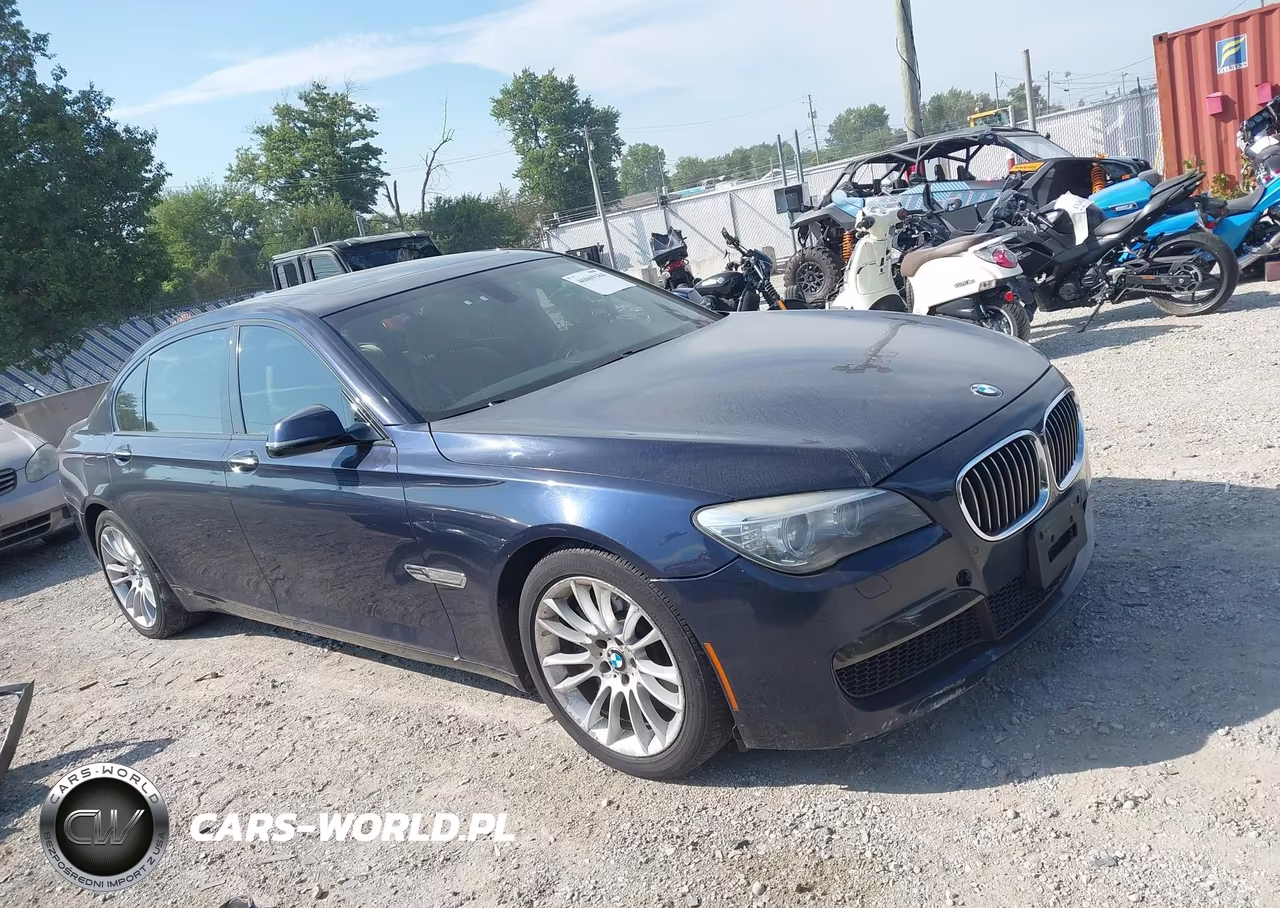 2013 BMW 750Li xDrive – zdjęcie 1 z 11