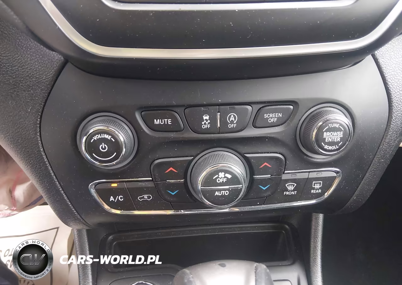 2022 Jeep Cherokee Latitude Lux 4X4 VIN:1C4PJMMN7ND514355 - 18