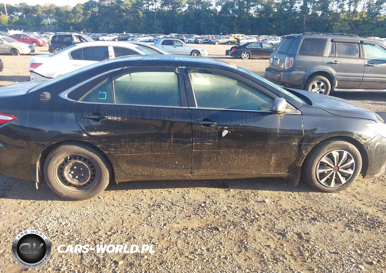 2015 Toyota Camry Hybrid Le VIN:4T1BD1FK8FU155355 - 13