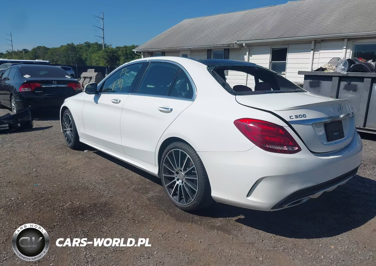 2015 Mercedes-Benz C 300 Sport 4Matic VIN:55SWF4KB4FU058118 - 3
