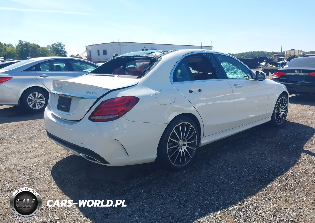 2015 Mercedes-Benz C 300 Sport 4Matic VIN:55SWF4KB4FU058118 - 4