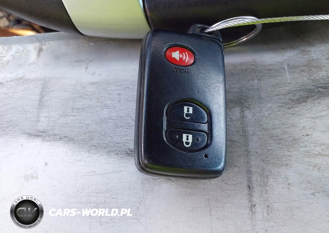 2011 Toyota Prius Two VIN:JTDKN3DU0B1477890 - 11