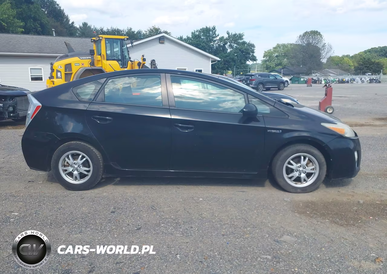 2011 Toyota Prius Two VIN:JTDKN3DU0B1477890 - 13