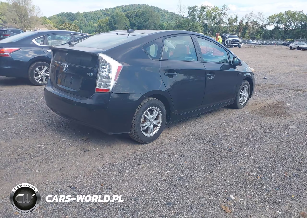2011 Toyota Prius Two VIN:JTDKN3DU0B1477890 - 4