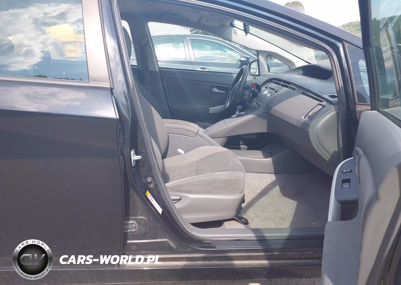 2011 Toyota Prius Two VIN:JTDKN3DU0B1477890 - 5