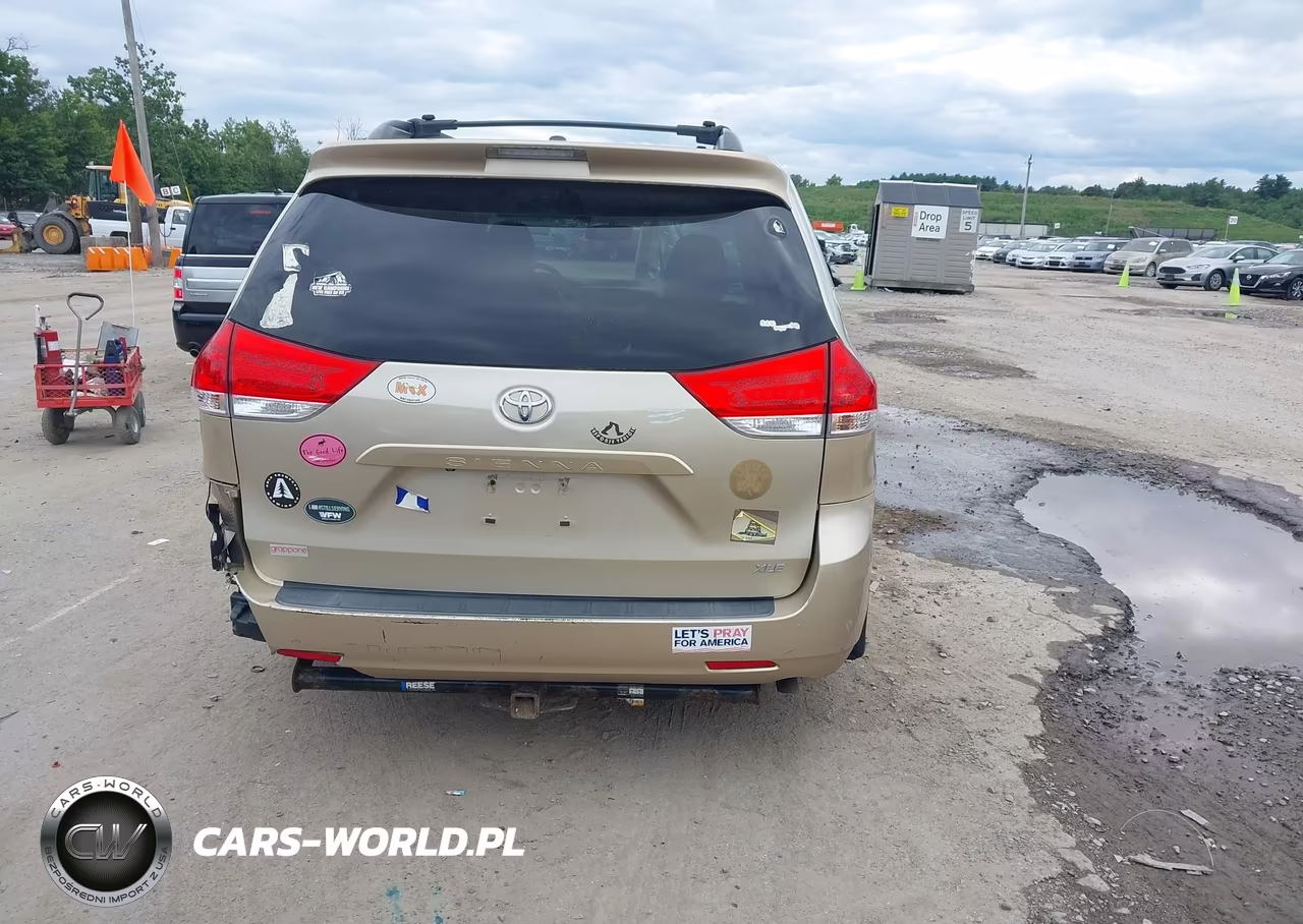 2014 Toyota Sienna Xle V6 8 Passenger VIN:5TDYK3DC6ES484893 - 16