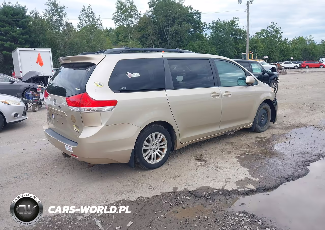 2014 Toyota Sienna Xle V6 8 Passenger VIN:5TDYK3DC6ES484893 - 4