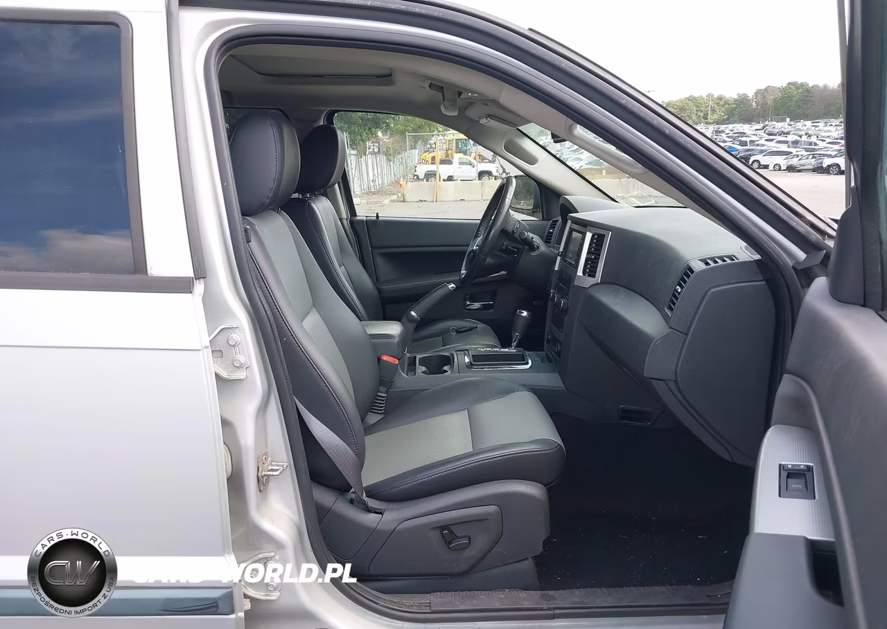 2009 Jeep Grand Cherokee Laredo VIN:1J8GR48K59C525819 - 5