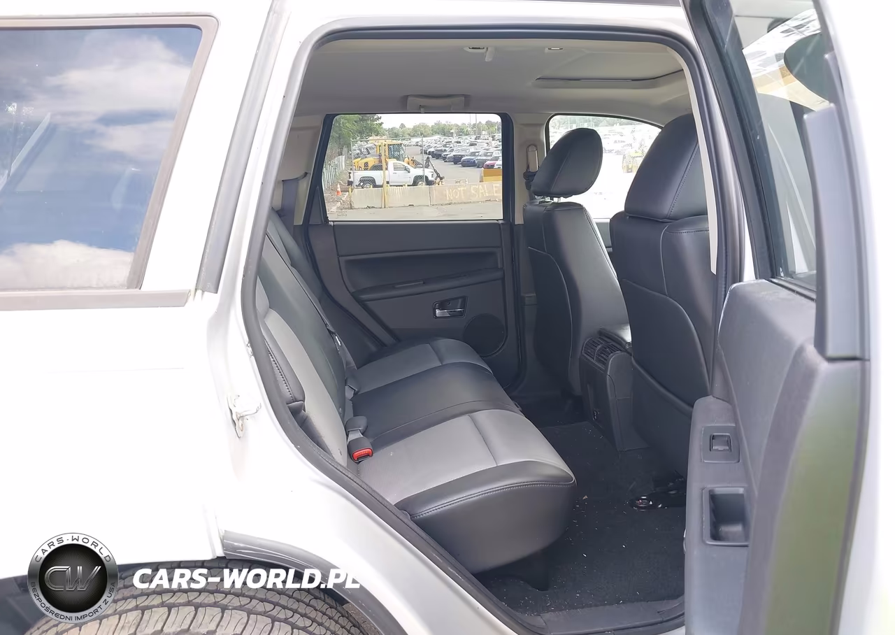 2009 Jeep Grand Cherokee Laredo VIN:1J8GR48K59C525819 - 8