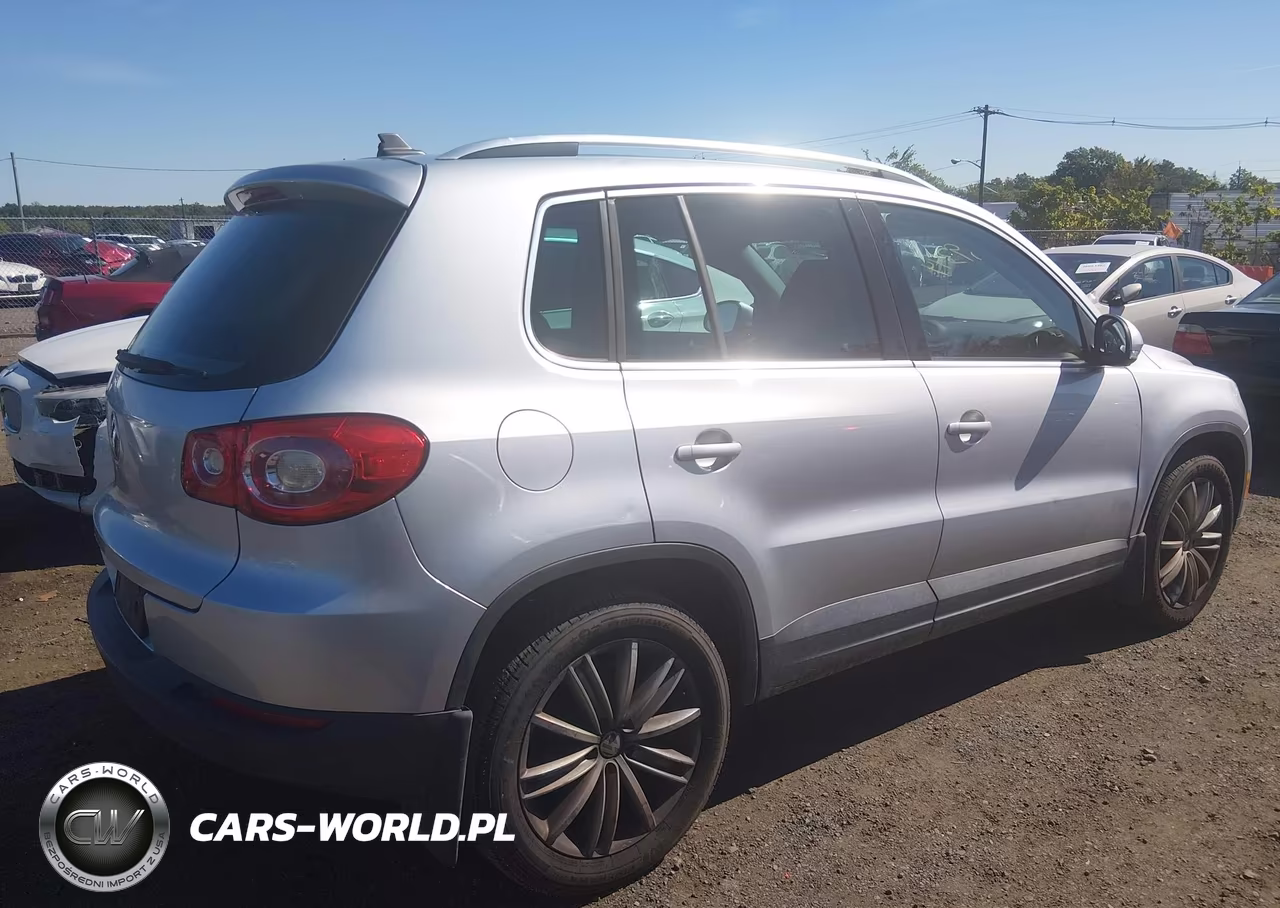 2011 Volkswagen Tiguan Se VIN:WVGBV7AX7BW560060 - 4