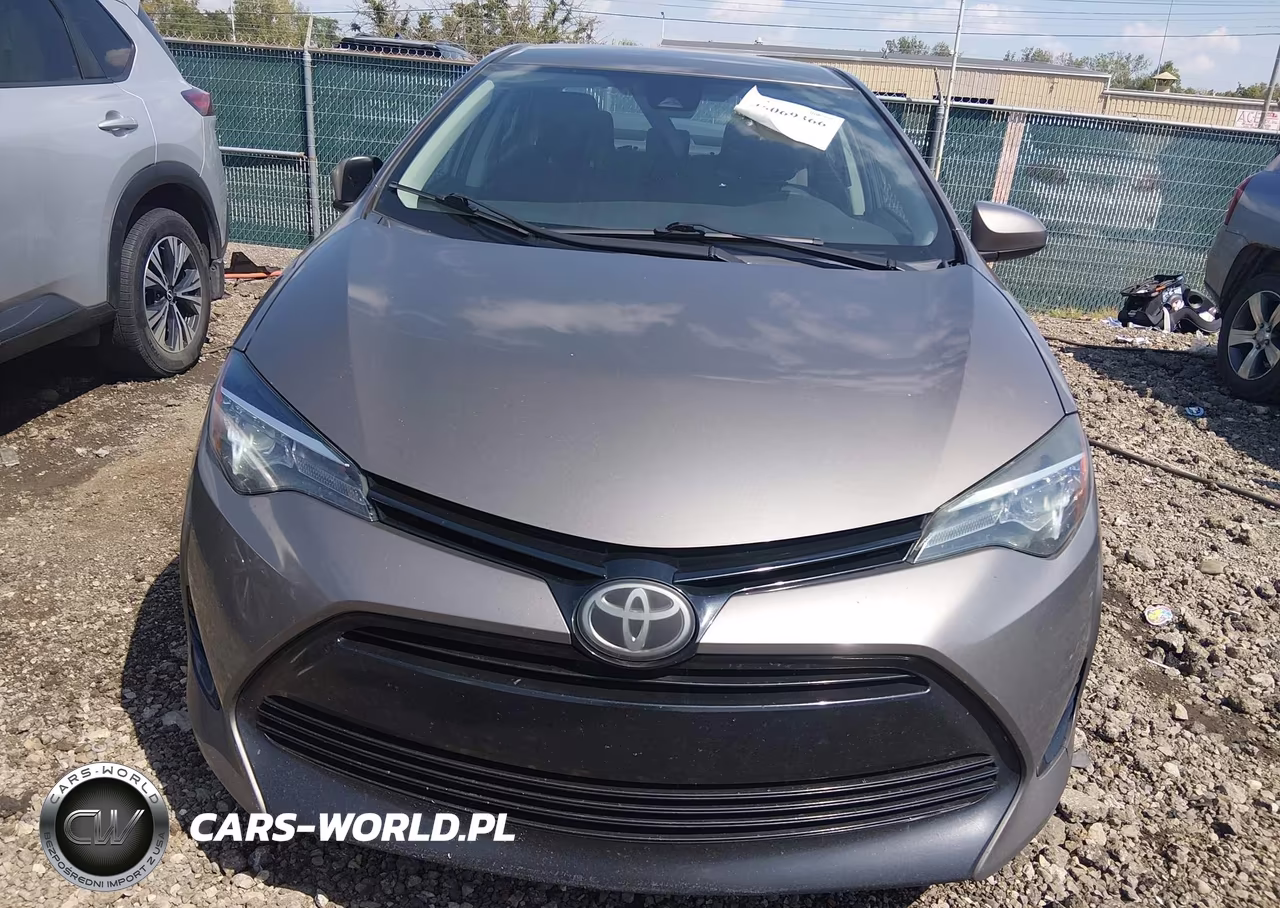 2017 Toyota Corolla Le VIN:2T1BURHE2HC958415 - 12