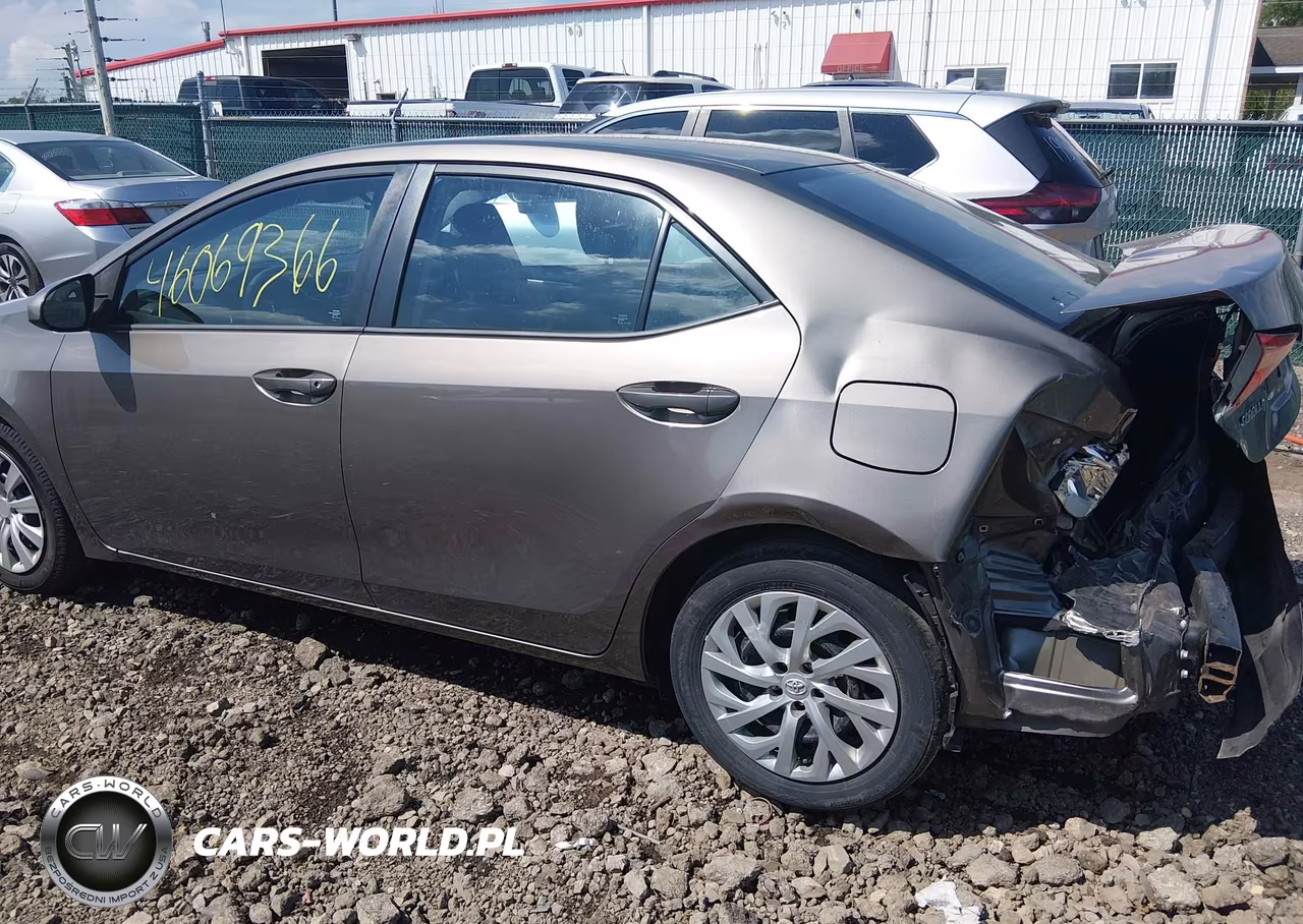 2017 Toyota Corolla Le VIN:2T1BURHE2HC958415 - 14
