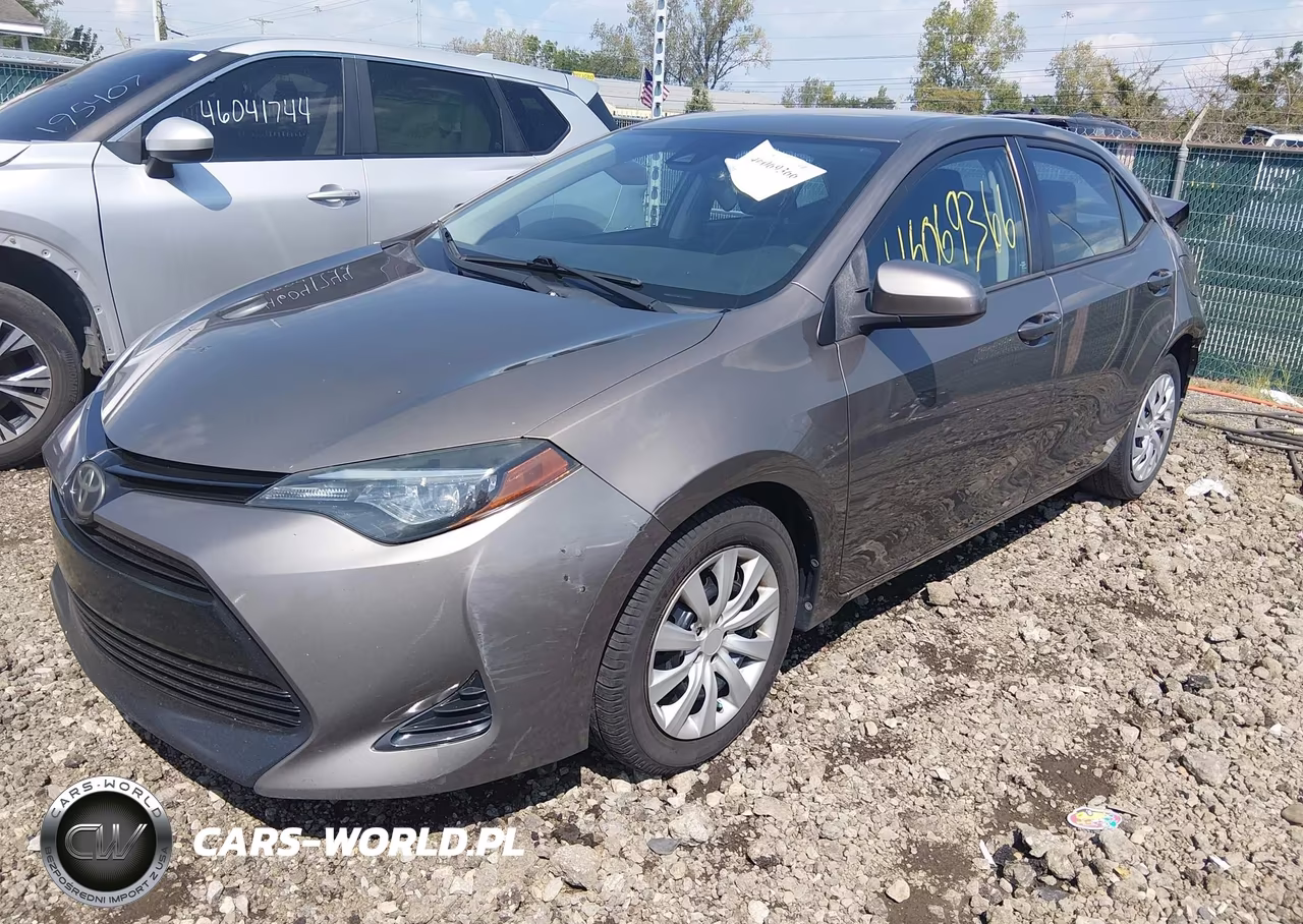2017 Toyota Corolla Le VIN:2T1BURHE2HC958415 - 2