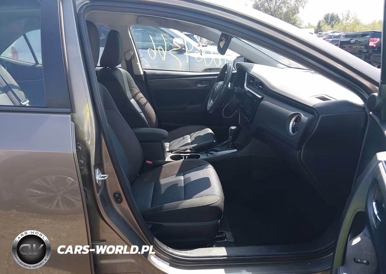 2017 Toyota Corolla Le VIN:2T1BURHE2HC958415 - 5